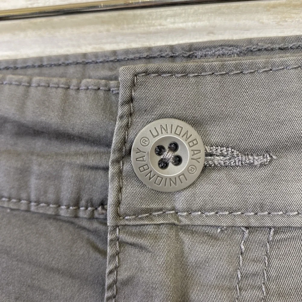 UNIONBAY Cargo Shorts Men Gray 40 11.5 Inseam Pockets Lightweight Cotton Stretch